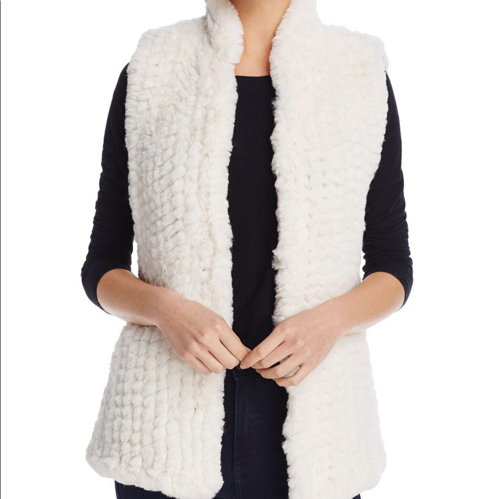Womens Faux Fur Vest Size Small in Cream / Offwhite